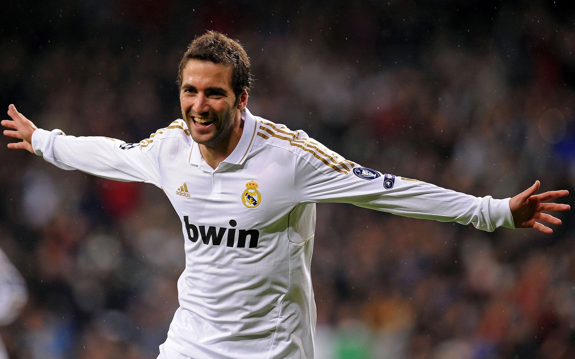 “安赫尔·巴尔博萨的突破与配合技术，帮助美洲狮队发挥战术优势”