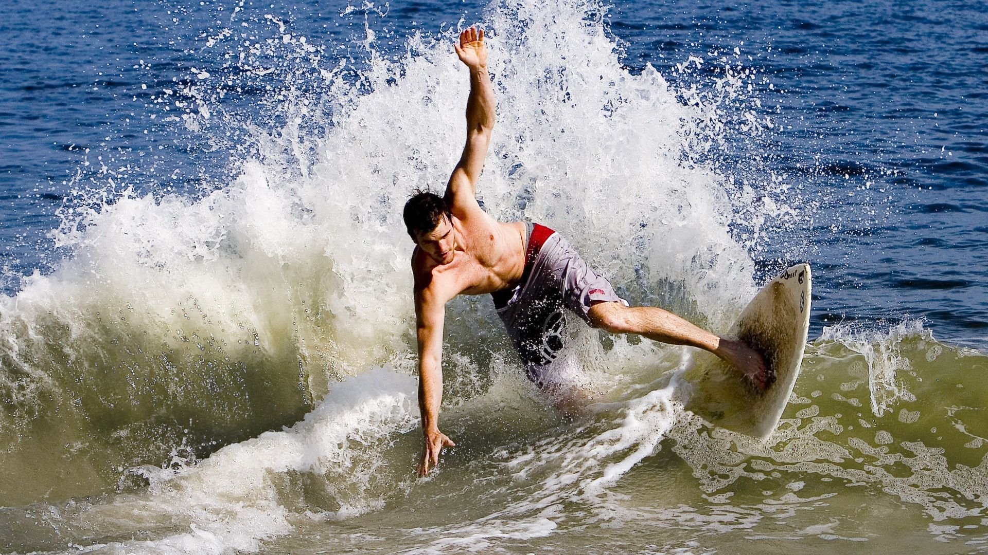 中超联赛中国队爆冷 球迷呼吁引进高水平外教，中超球迷开放