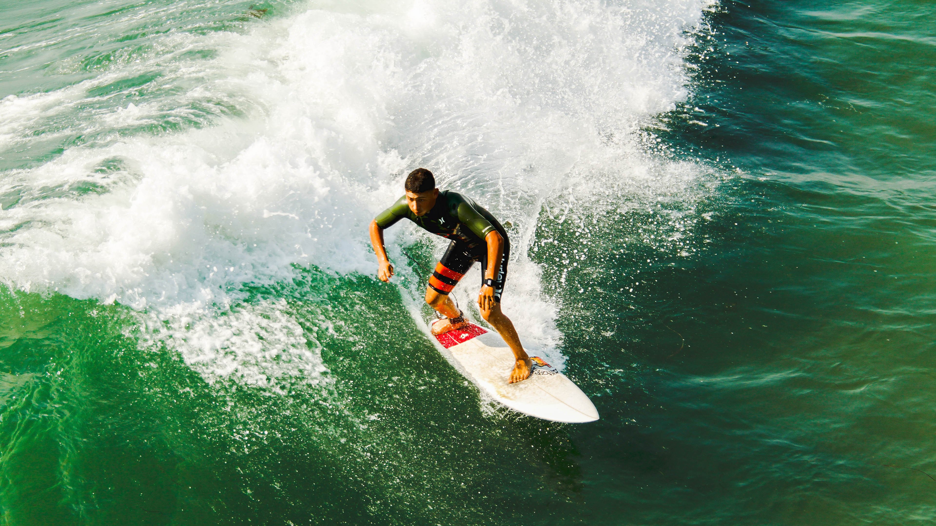 巴西队在南美预赛中领跑，提前锁定世界杯门票